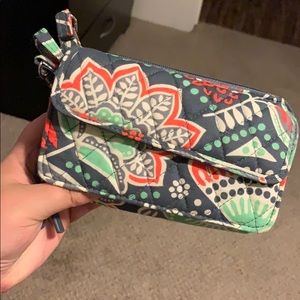 Nomatic floral all in one crossbody Vera